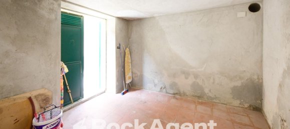 3 rooms House in Serra Riccò, Italy No. 15332 32