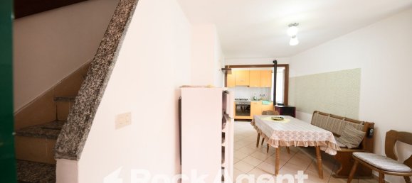 3 rooms House in Serra Riccò, Italy No. 15332 35