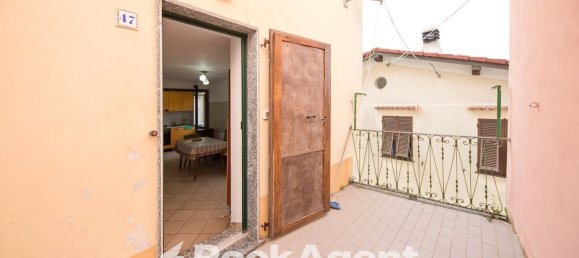 3 rooms House in Serra Riccò, Italy No. 15332 24