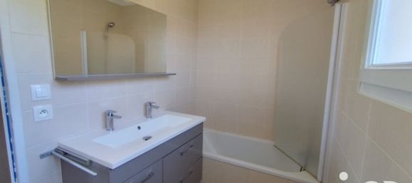 2 bedrooms House in Luisant, France No. 277066 6