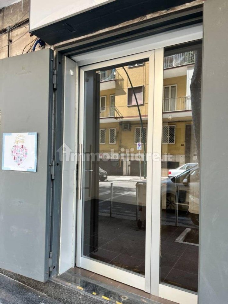 1 room Commercial property in Naples, Italy No. 394523