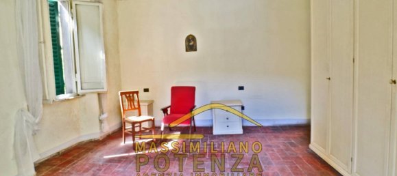 2 bedrooms House in Pescia, Italy No. 299678 4