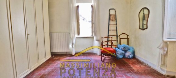 2 bedrooms House in Pescia, Italy No. 299678 2