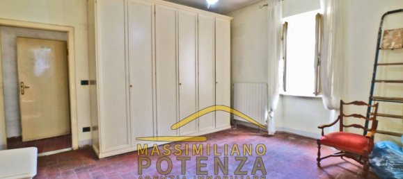 2 bedrooms House in Pescia, Italy No. 299678 3
