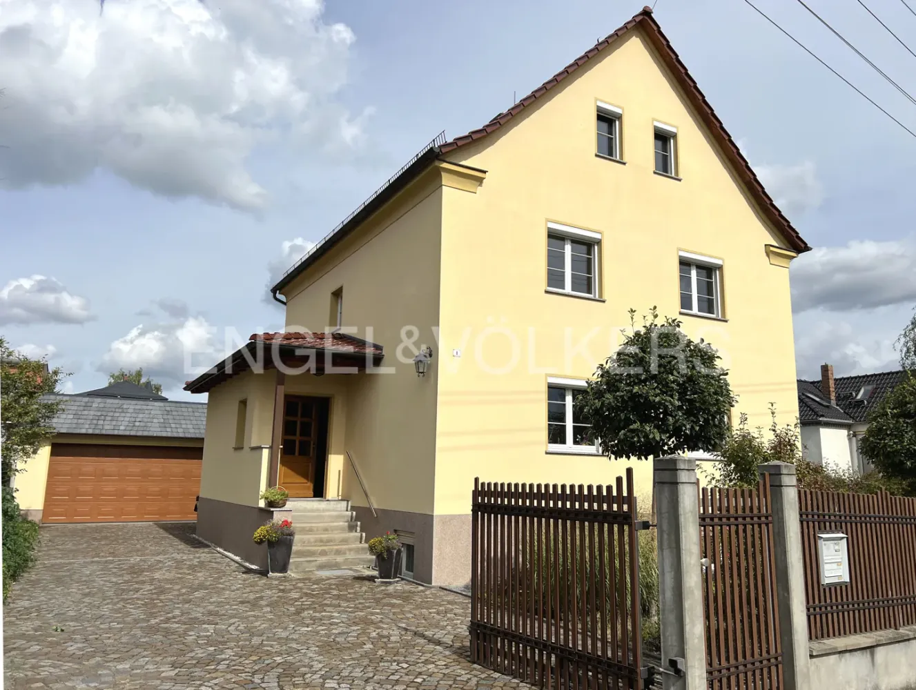 Casa de 5 habitaciónes en Radebeul, Germany No. 195233