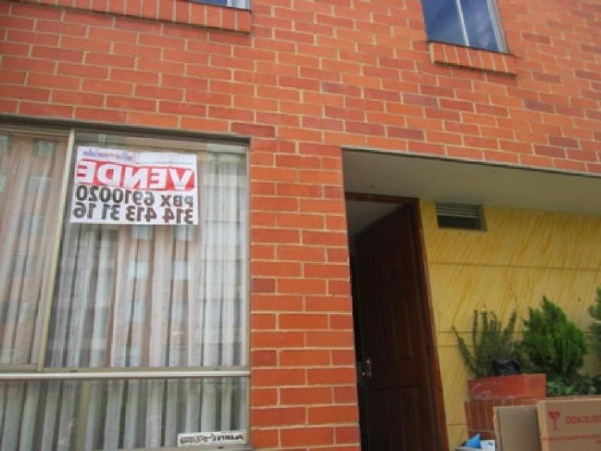 3 bedrooms House in Bogota, Colombia No. 10949