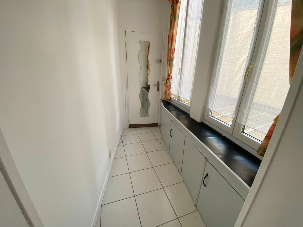 1 غرف نوم شقة في Beaumont-sur-Oise, France رقم 178060