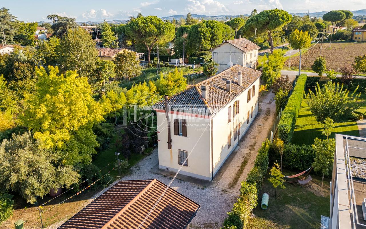 Villa de 9 divisões em Faenza, Italy N.º 133517