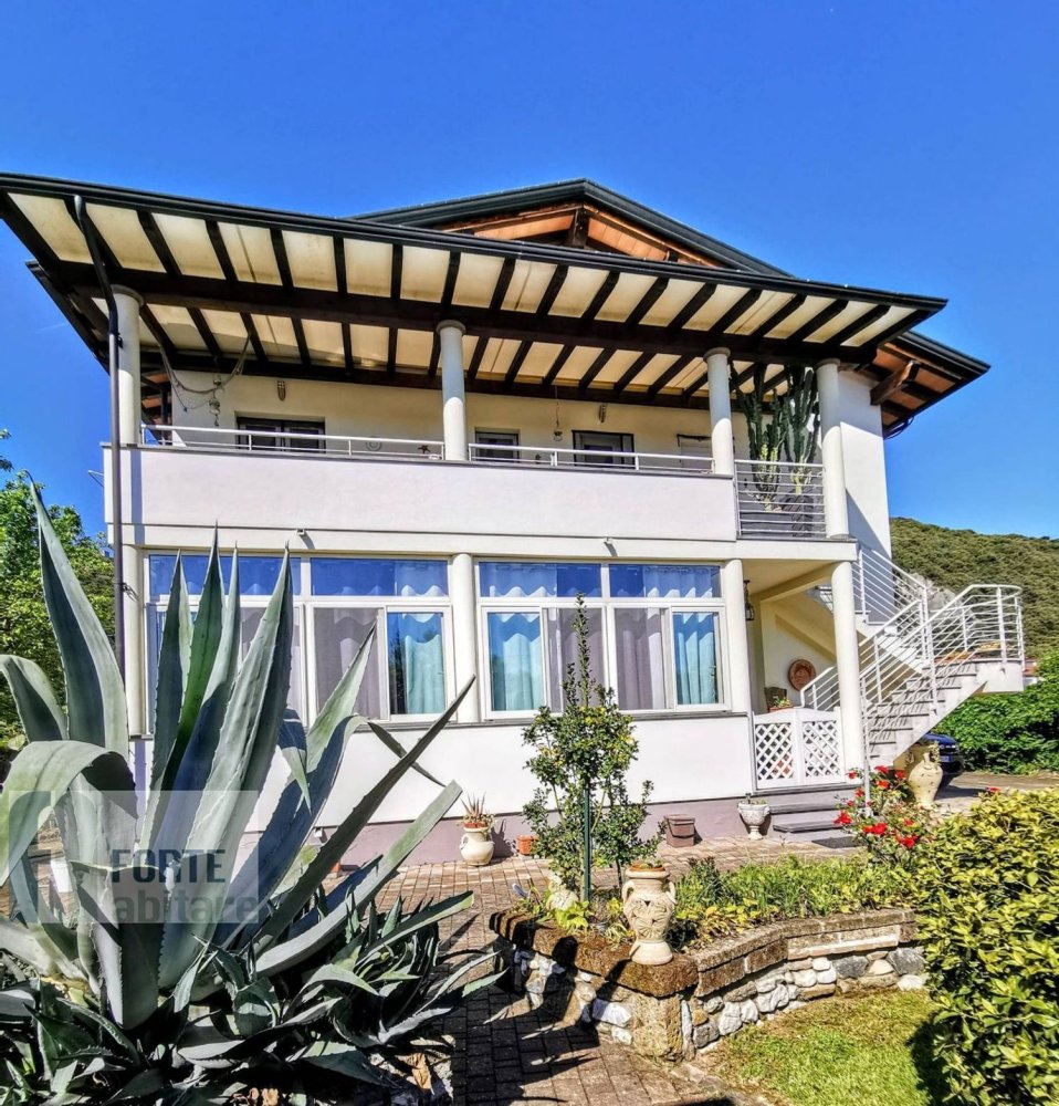 14 rooms House in Montignoso, Italy No. 286197