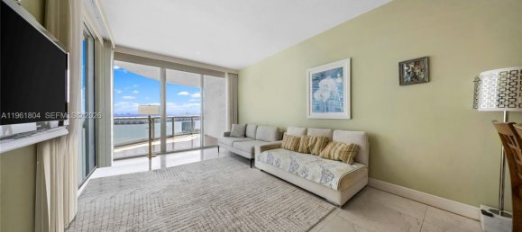 1 Schlafzimmer Gewerbliche Immobilien in Miami, USA, Nr. 615680 2
