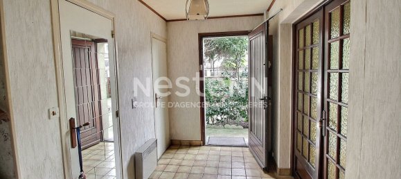 3 bedrooms House in Massy, France No. 165449 8