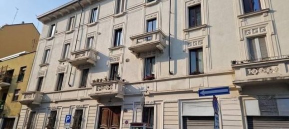 5 rooms Apartment in Milan, Italy No. 244388 3