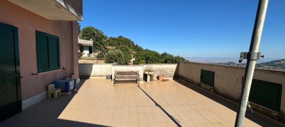 3 rooms Apartment in Rocca di Papa, Italy No. 160913 2