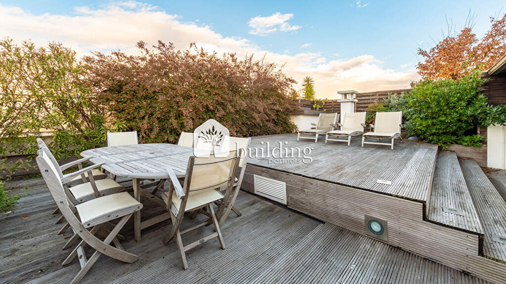 3 chambres Penthouse à Paris, France No. 170493