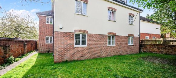 1 bedroom Apartment in Epsom, United Kingdom No. 9748 6