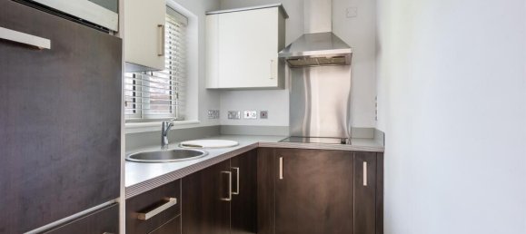 1 bedroom Apartment in Epsom, United Kingdom No. 9748 4