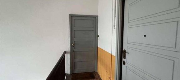 Квартира с 2 спальнями в Саронно, Италия № 283015 6