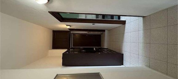 Квартира с 2 спальнями в Саронно, Италия № 283015 8