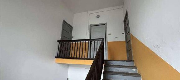 Квартира с 2 спальнями в Саронно, Италия № 283015 7