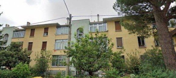 Квартира с 2 спальнями в Саронно, Италия № 283015 19