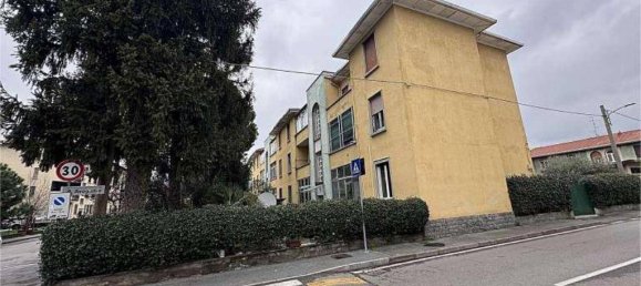 Квартира с 2 спальнями в Саронно, Италия № 283015 4