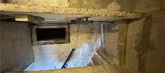 Квартира с 2 спальнями в Саронно, Италия № 283015 17