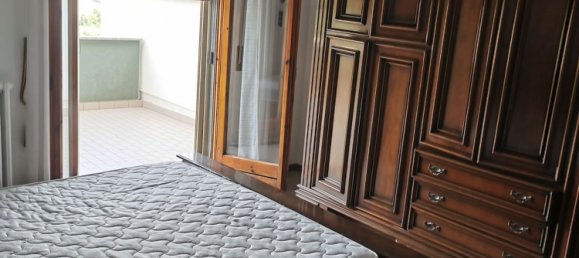 Дом с 9 спальнями в Сан Костанцо, Италия № 316631 25