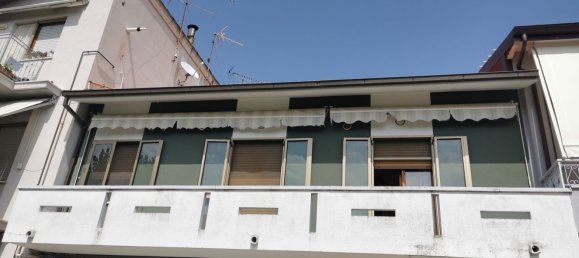 Дом с 9 спальнями в Сан Костанцо, Италия № 316631 22