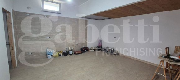 3 bedrooms House in Boscotrecase, Italy No. 340056 9