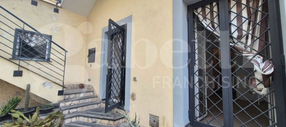 3 bedrooms House in Boscotrecase, Italy No. 340056 7