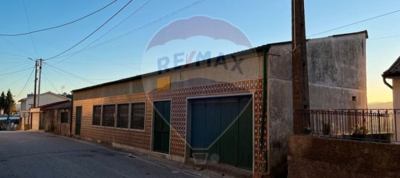 141m² Commercial property in Rio de Moinhos, Portugal No. 58670 4