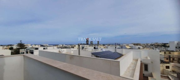 2 bedrooms Penthouse in Swieqi, Malta No. 7017 3