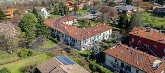 2 rooms Apartment in Casnate con Bernate, Italy No. 202473 10