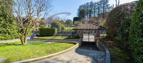 2 rooms Apartment in Casnate con Bernate, Italy No. 202473 4