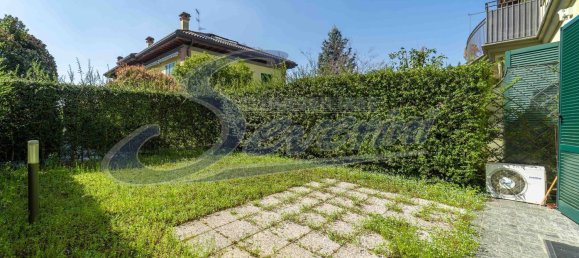 2 rooms Apartment in Casnate con Bernate, Italy No. 202473 32