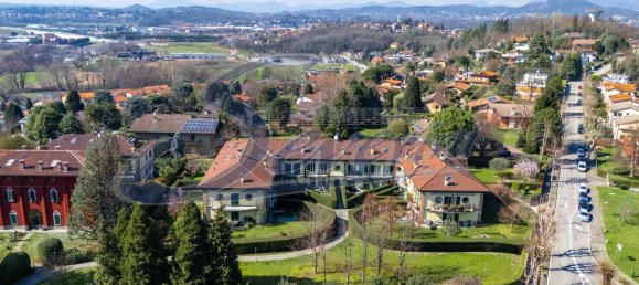 2 rooms Apartment in Casnate con Bernate, Italy No. 202473 2