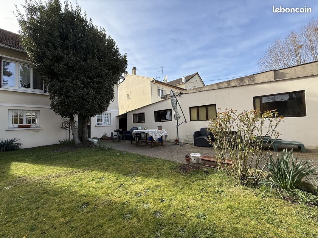 3 غرف نوم منزل في Le Blanc-Mesnil, France رقم 188918