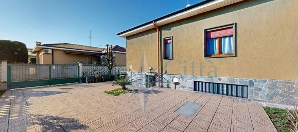 2 bedrooms Villa in Cornaredo, Italy No. 2406 31