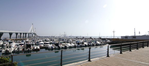 Apartamento de 4 dormitorios en Cádiz, Spain No. 148572 21