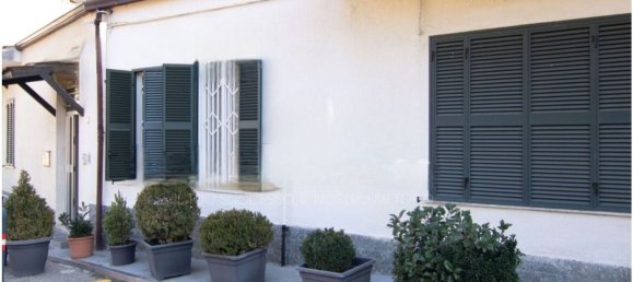 3 bedrooms House in Cosenza, Italy No. 339005 2