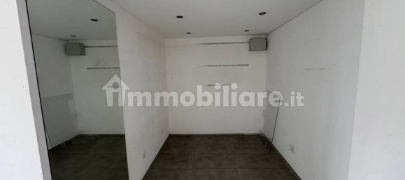 2 rooms Commercial property in Turin, Italy No. 320188 11