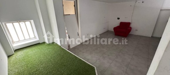 2 rooms Commercial property in Turin, Italy No. 320188 2