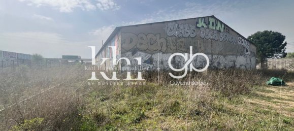  Commercial property in Nimes, France No. 298284 3