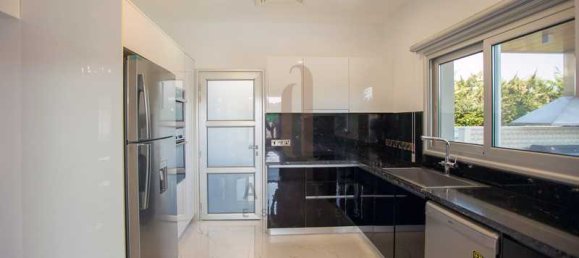 4 Schlafzimmer Villa in Agios Tychonas, Cyprus, Nr. 13790 8