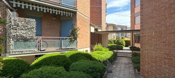 3 rooms Apartment in Camaiore, Italy No. 261578 2