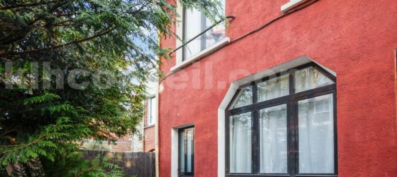 3 bedrooms House in Colombes, France No. 186899 12