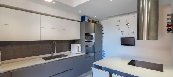 2 bedrooms Apartment in Genoa, Italy No. 328165 3