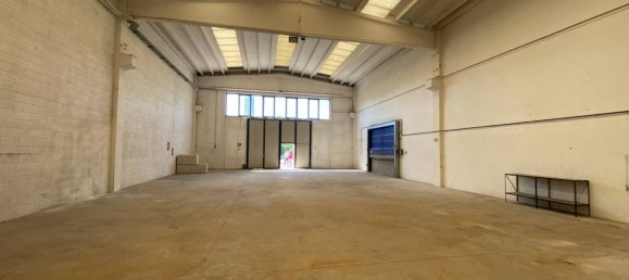 1-Zimmer Lagerhaus in Usmate Velate, Italy, Nr. 265413 23