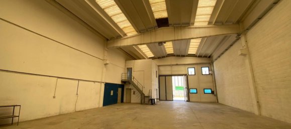 1-Zimmer Lagerhaus in Usmate Velate, Italy, Nr. 265413 15