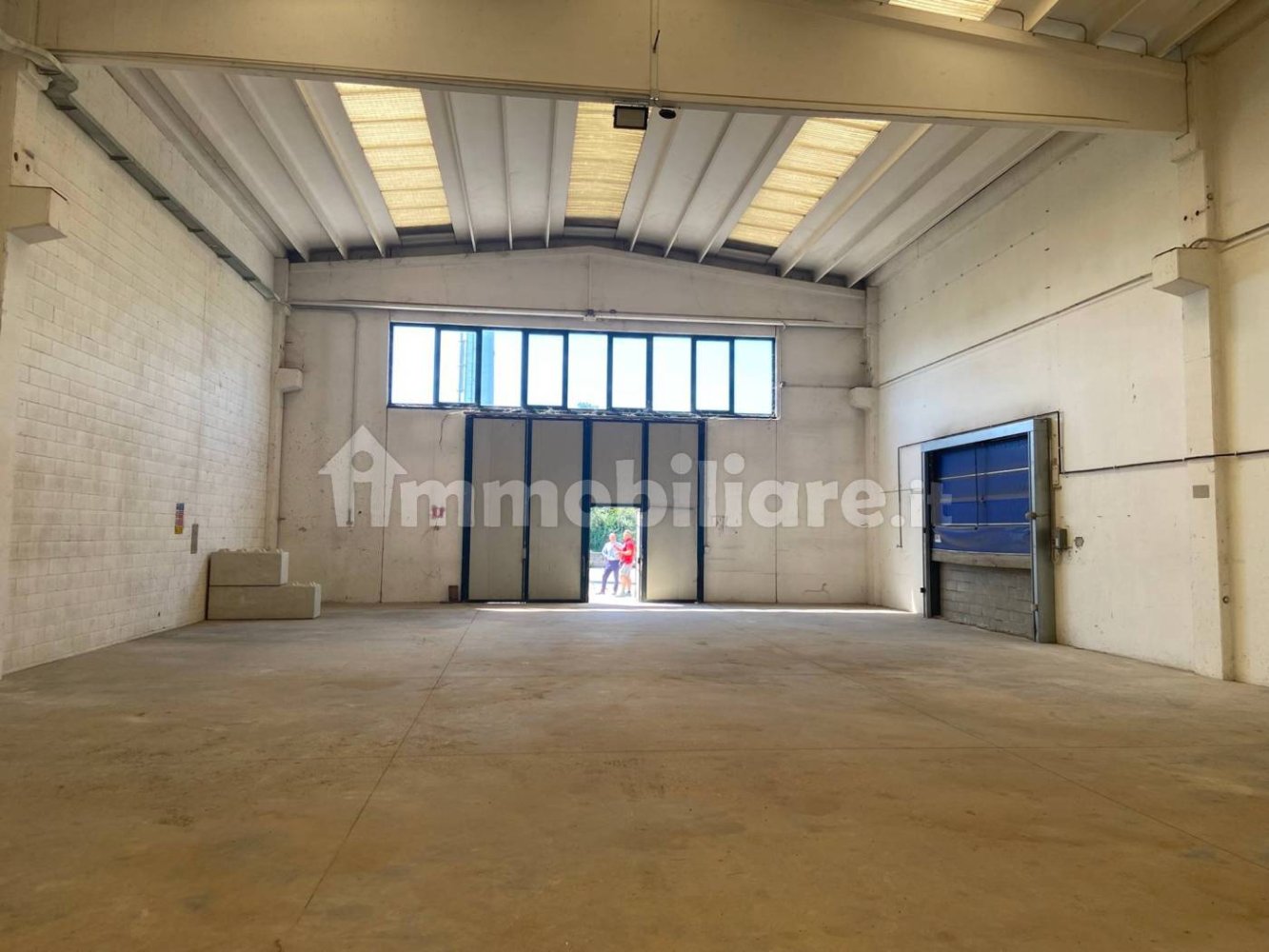 1-Zimmer Lagerhaus in Usmate Velate, Italy, Nr. 265413